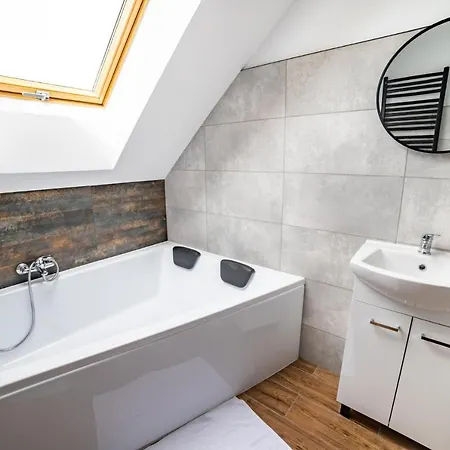 Klonowa بيت ضيافة 3*