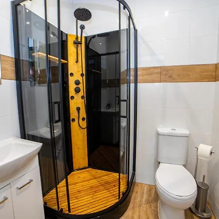 Klonowa بيت ضيافة 3*