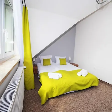 招待所 Klonowa 3*